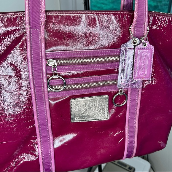 COACH • Daisy • Liquid Gloss Leather In Color Berry • Shoulder Tote Bag • RARE! - Picture 3 of 15